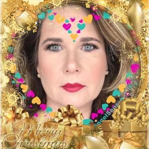 Meet your Posher, Adela